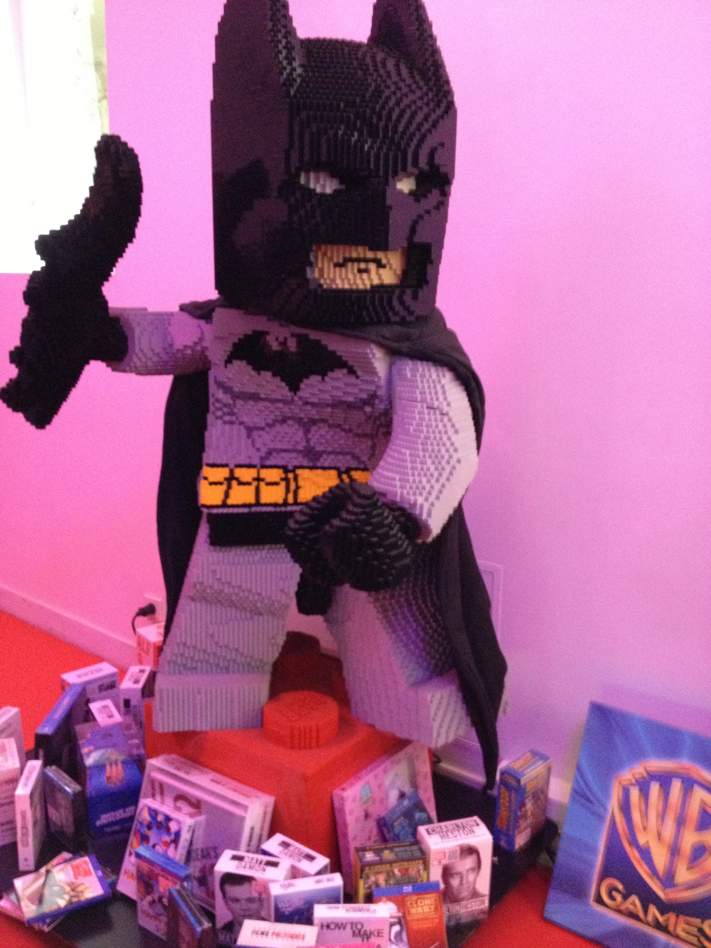 Batman et Robin en Lego géant pour la Warner Day - Bonbon bisous
